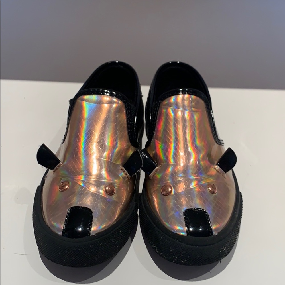 Little Marc Jacobs “mouse” patent iridescent shoe